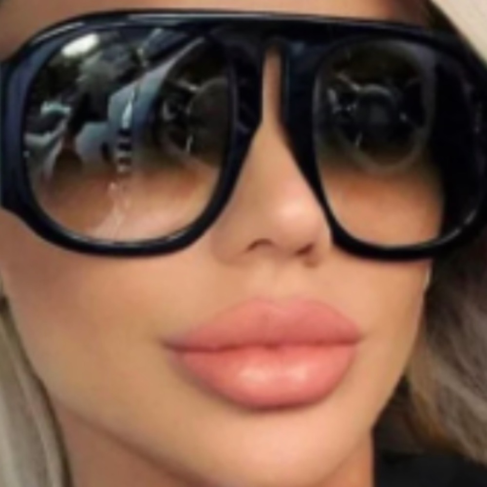 Ladies oversized sunglasses